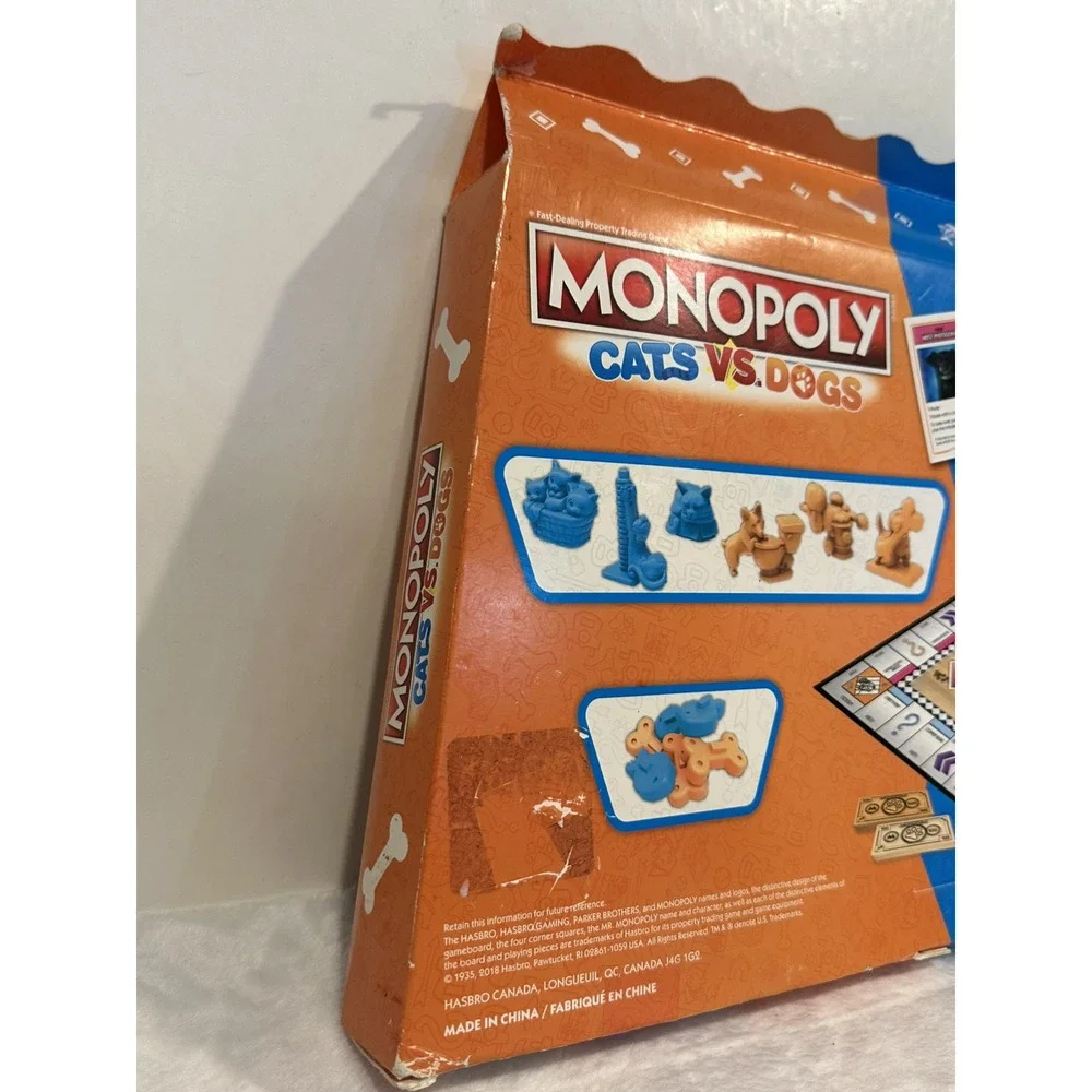 Monopoly Cats Vs Dogs New (box‎ Has Some Wear )